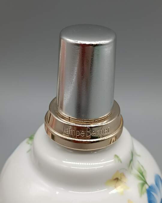 ANCIENNE LAMPE BERGER Paris Limoges France a décor de violettes EUR 25