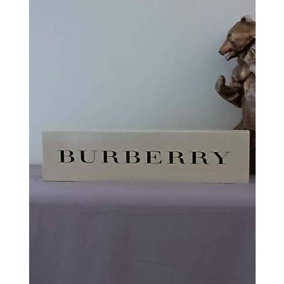 Présentoir ou Bloc Publicitaire Logo Burberry