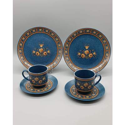 Tasses et Sous-Tasses à Café et 2 Assiettes à Dessert Winterling