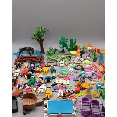 Lot de Personnages Playmobil et Autres