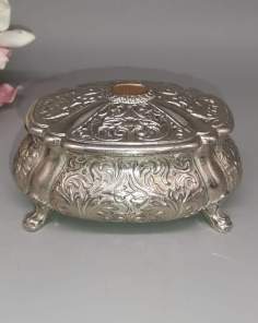 Boîte à Bijoux Régence en Métal Argenté
