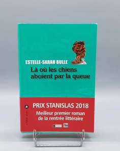 Là où Les Chiens Aboient par la Queue