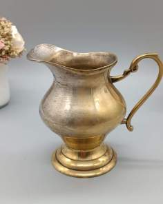 Pichet à Bec en Laiton Massif