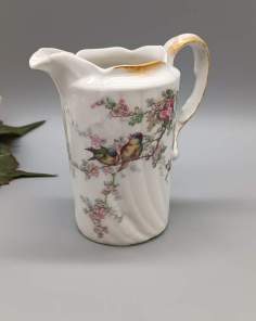 Pot ou Pichet à Lait en Porcelaine Oiseaux et Fleurs Vintage