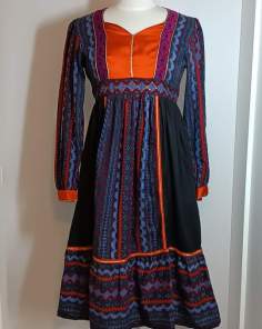 Robe de Costume Traditionnelle Russe Vintage